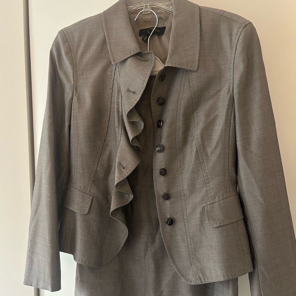 Escada 2 piece grey skirt suit set